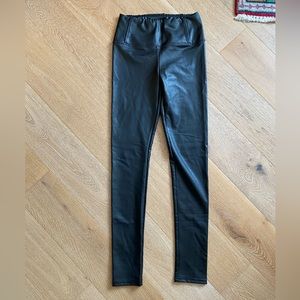 7 for all mankind black pleather leggings, XS